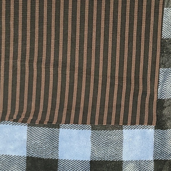 Vintage. Made in USA. Chico's Design. 5 % spandex. Women's v-neck size 0. - Picture 10 of 14